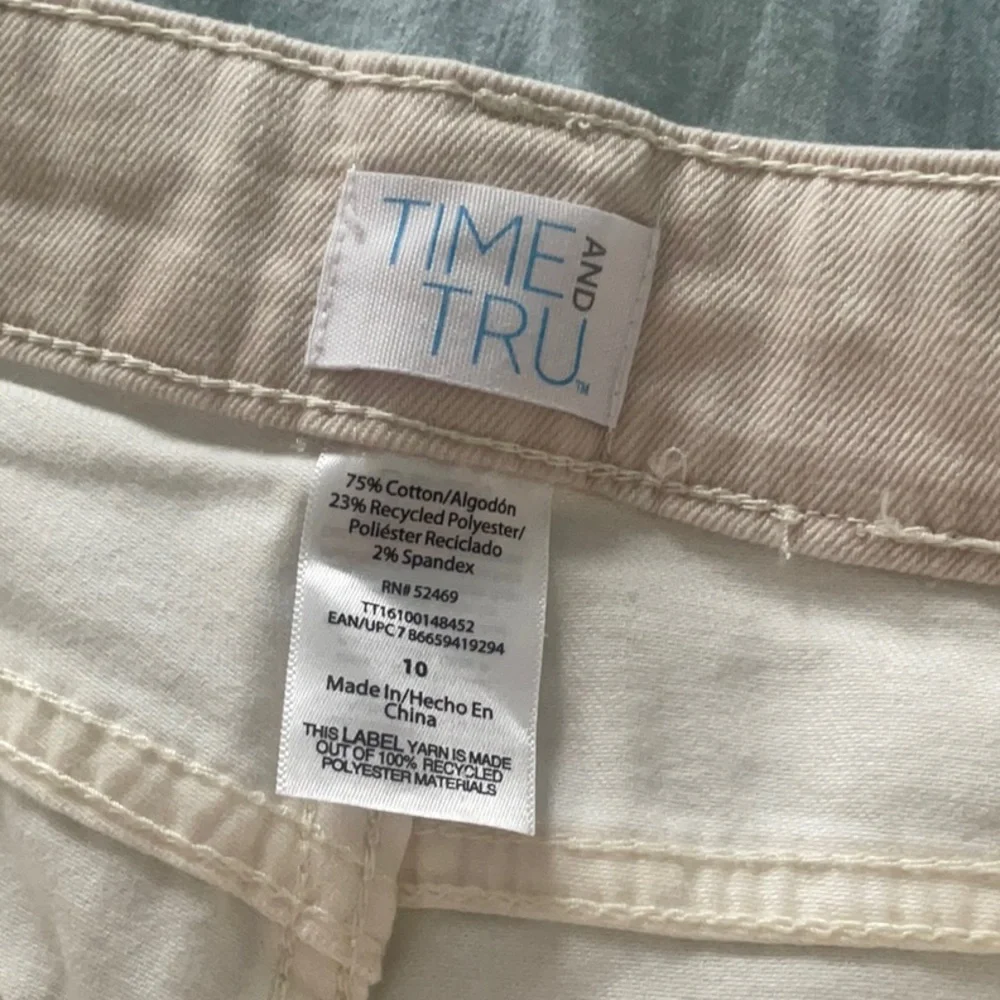 NWT SZ 10 Time and Tru Cream Tan Cuff High-Rise Straight Jeans